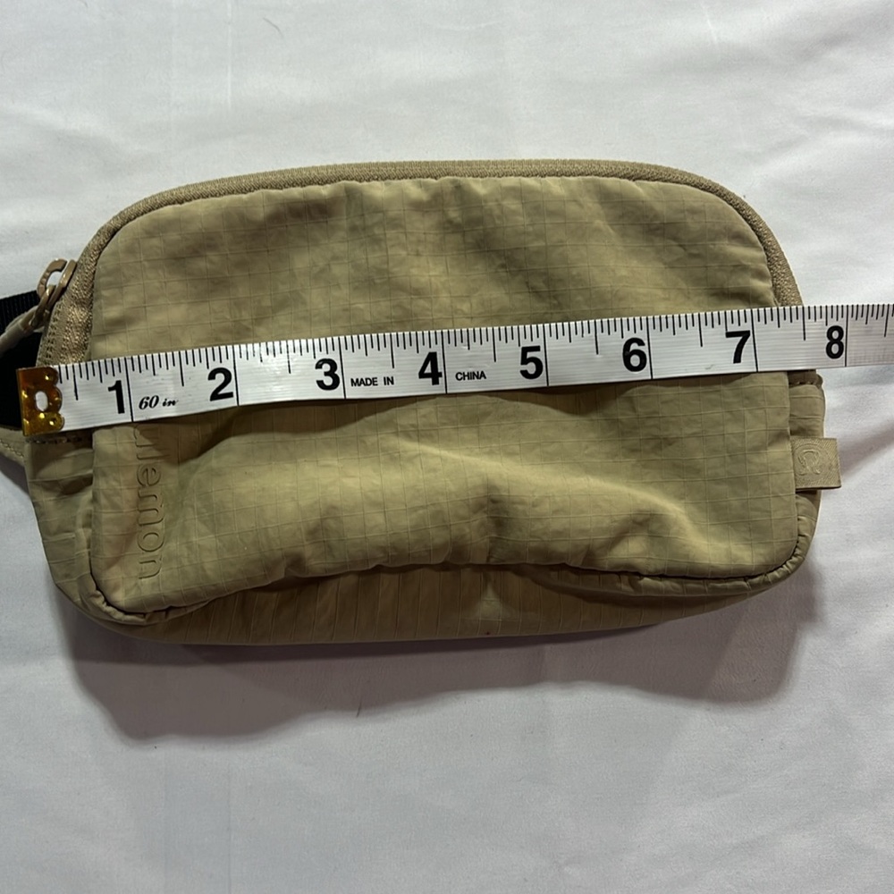 Lululemon MINI belt bag - Picture 7 of 9